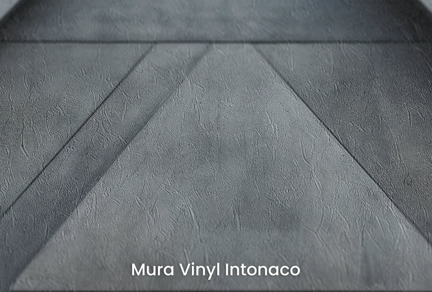 Zbliżenie na artystyczną fototapetę o nazwie Structural Arrow na podłożu Mura Vinyl Intonaco - struktura tartego tynku.