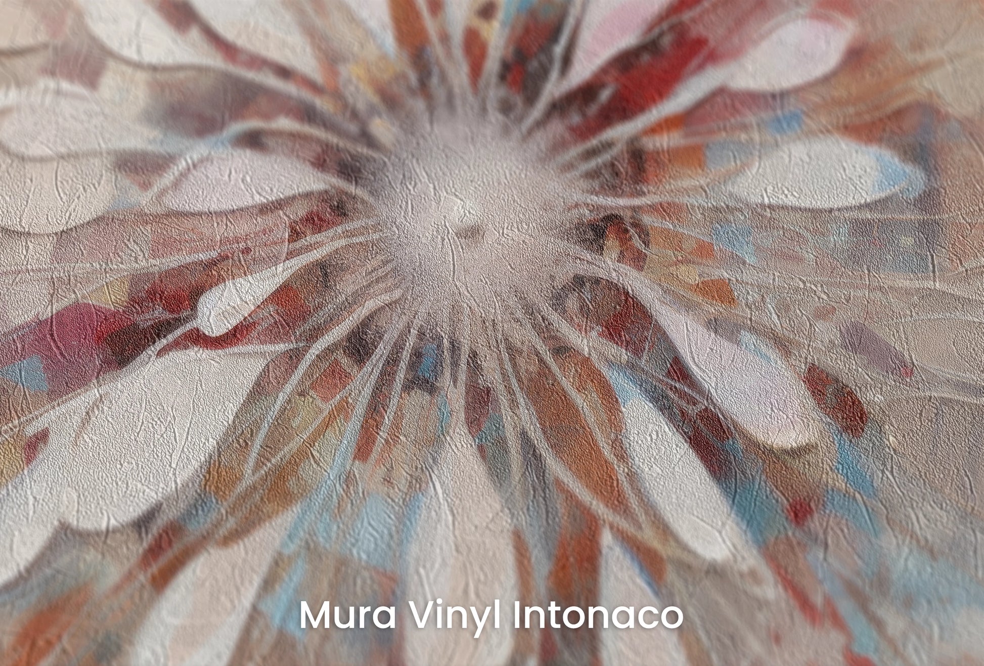 Zbliżenie na artystyczną fototapetę o nazwie Earthly Meditation na podłożu Mura Vinyl Intonaco - struktura tartego tynku.