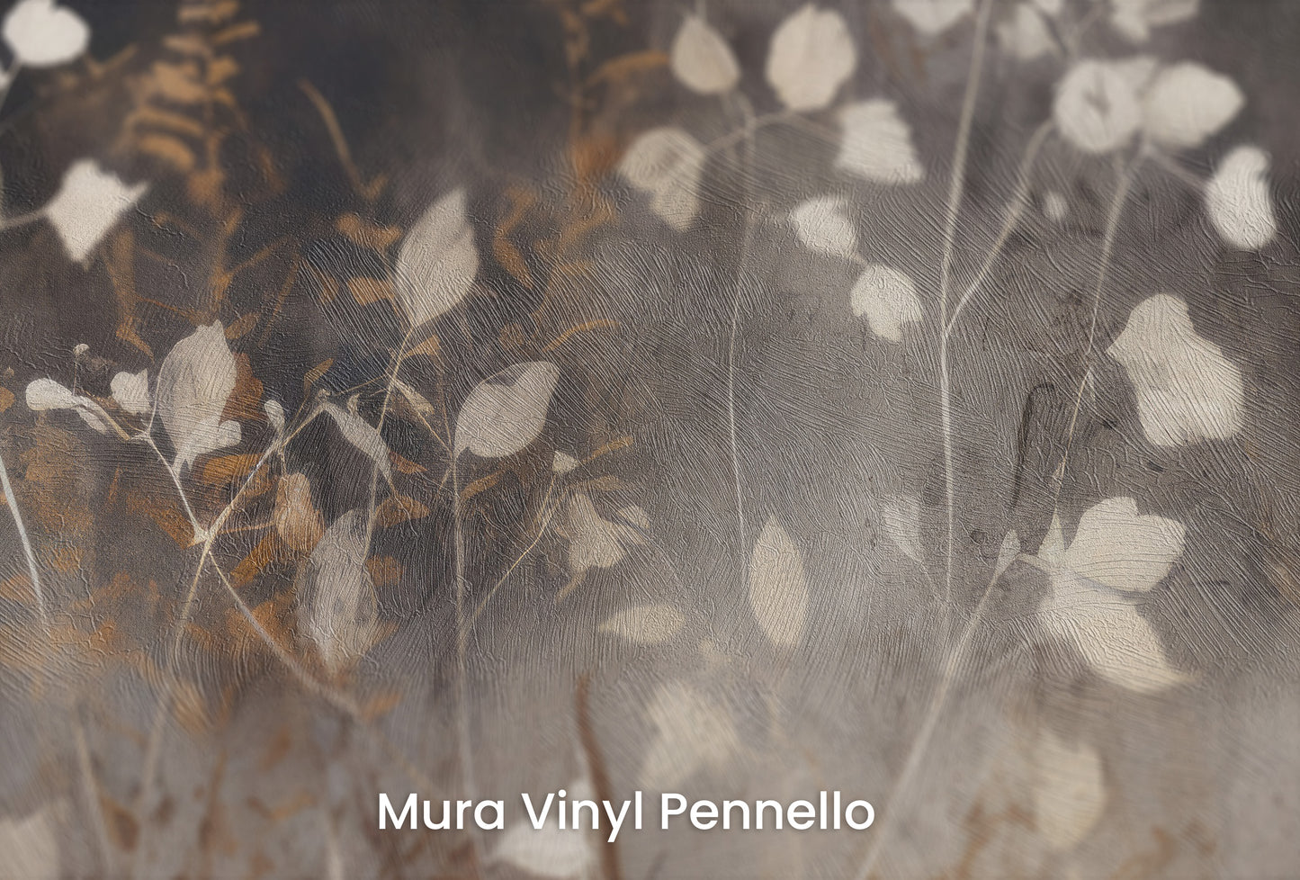 Zbliżenie na artystyczną fototapetę o nazwie Smokey Flora Elegance na podłożu Mura Vinyl Pennello - faktura pociągnięć pędzla malarskiego.