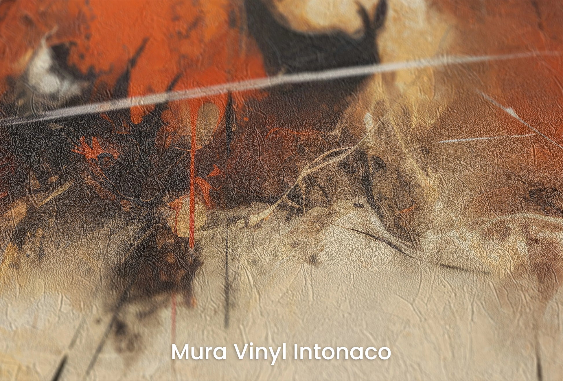 Zbliżenie na artystyczną fototapetę o nazwie Fiery Dissolve na podłożu Mura Vinyl Intonaco - struktura tartego tynku.