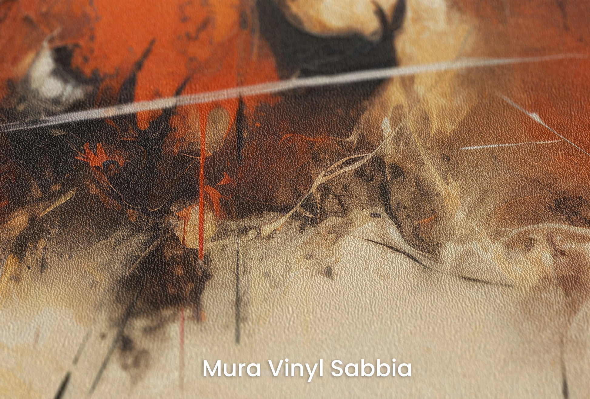 Zbliżenie na artystyczną fototapetę o nazwie Fiery Dissolve na podłożu Mura Vinyl Sabbia struktura grubego ziarna piasku.