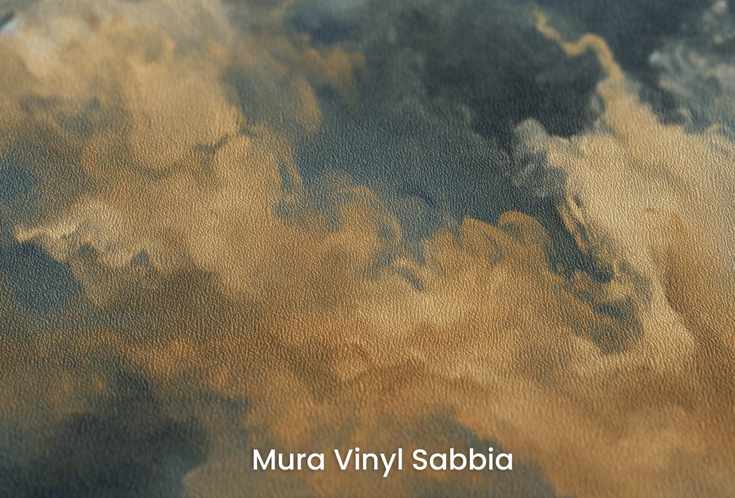 Zbliżenie na artystyczną fototapetę o nazwie Storm's Embrace na podłożu Mura Vinyl Sabbia struktura grubego ziarna piasku.