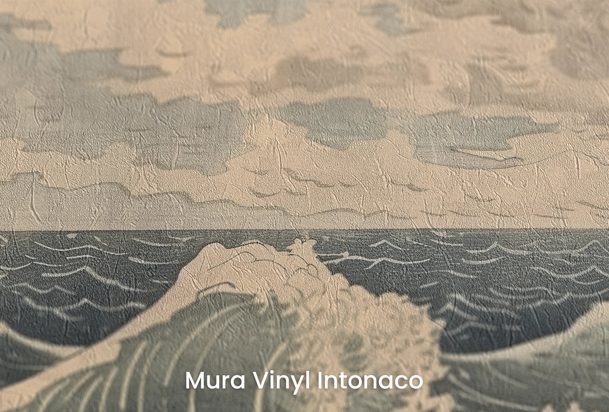 Zbliżenie na artystyczną fototapetę o nazwie Cloudy Sea Harmony na podłożu Mura Vinyl Intonaco - struktura tartego tynku.
