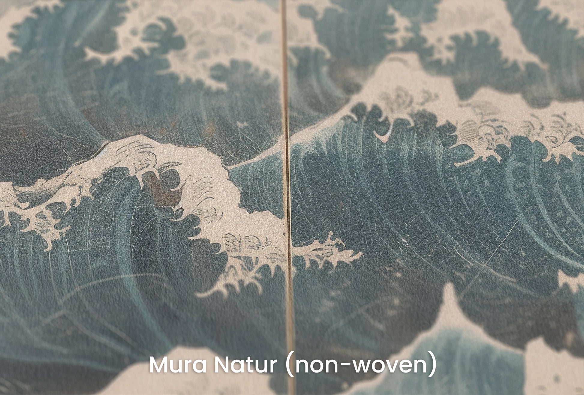 Zbliżenie na artystyczną fototapetę o nazwie Snowy Peak Waves na podłożu Mura Natur (non-woven) - naturalne i ekologiczne podłoże.