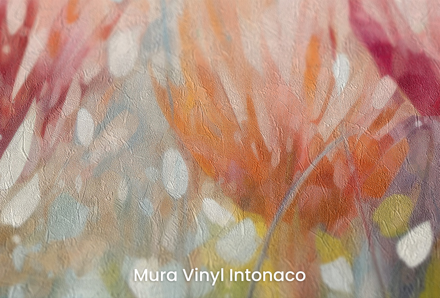Zbliżenie na artystyczną fototapetę o nazwie Fiery Petal Fusion na podłożu Mura Vinyl Intonaco - struktura tartego tynku.
