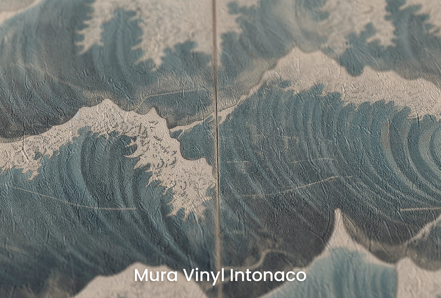 Zbliżenie na artystyczną fototapetę o nazwie Frosty Ocean na podłożu Mura Vinyl Intonaco - struktura tartego tynku.