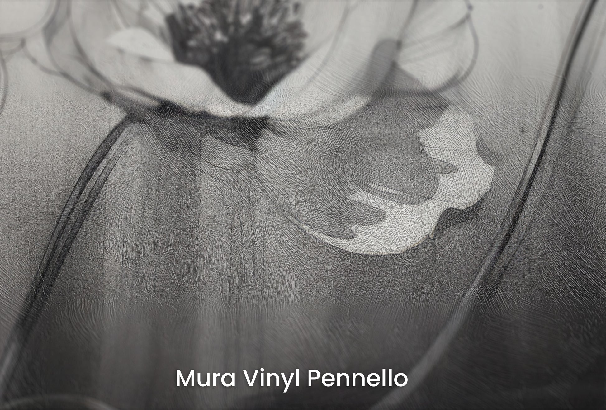 Zbliżenie na artystyczną fototapetę o nazwie ETHEREAL FLORAL INK DANCE na podłożu Mura Vinyl Pennello - faktura pociągnięć pędzla malarskiego.