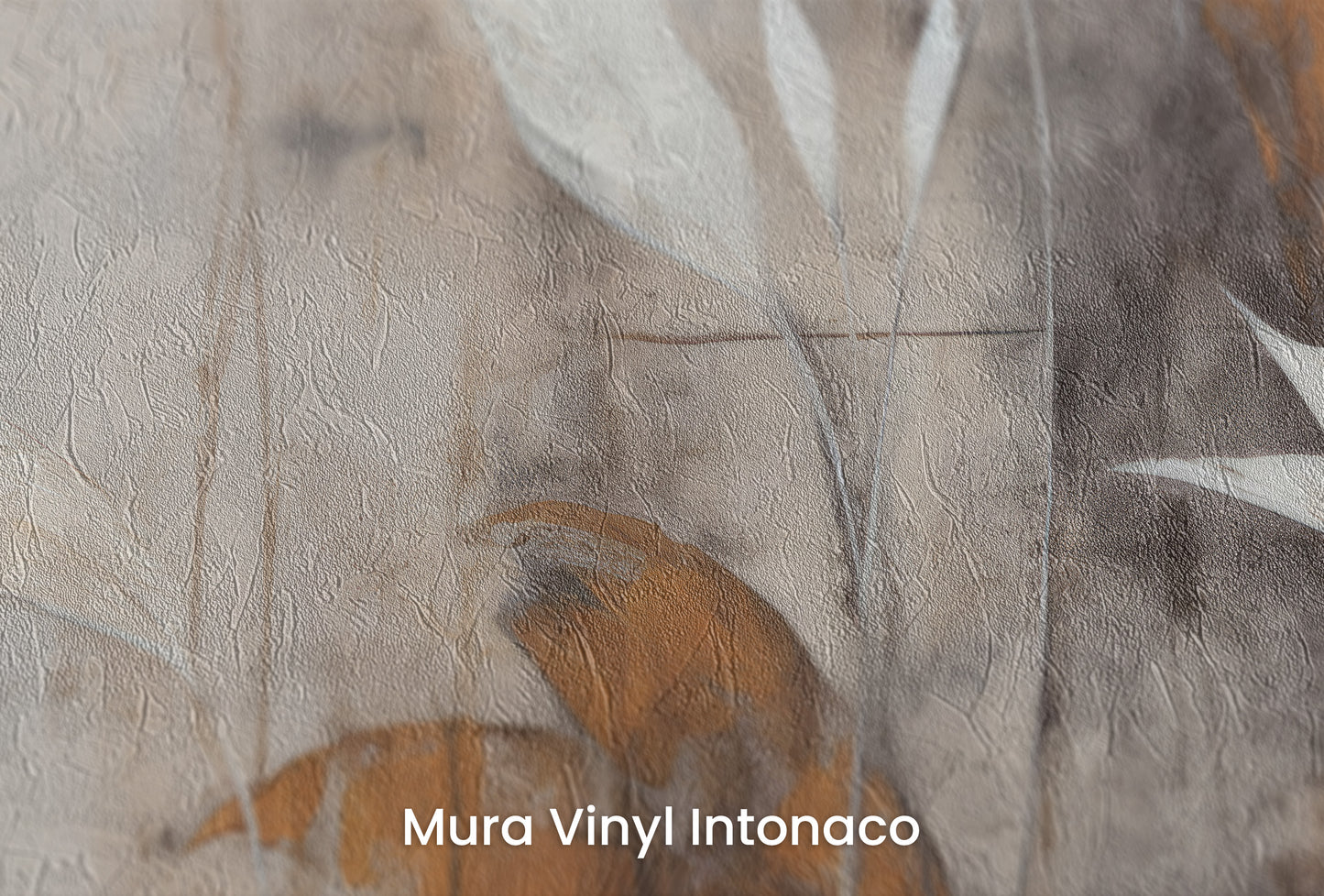 Zbliżenie na artystyczną fototapetę o nazwie Subdued Floral Shadows na podłożu Mura Vinyl Intonaco - struktura tartego tynku.