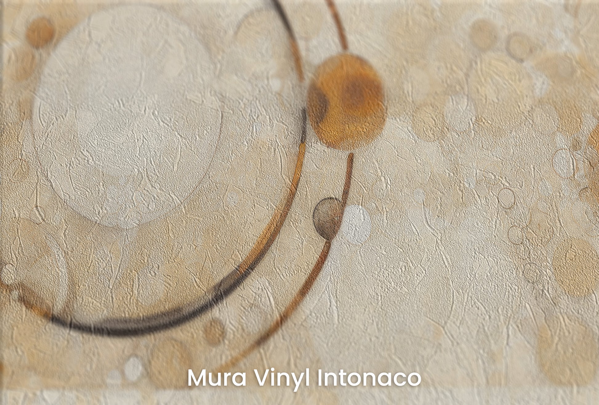 Zbliżenie na artystyczną fototapetę o nazwie BUBBLING BRONZE CASCADE na podłożu Mura Vinyl Intonaco - struktura tartego tynku.
