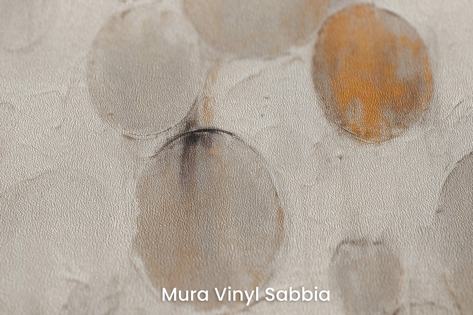 Zbliżenie na artystyczną fototapetę o nazwie RUSTIC ASTRAL SPHERES na podłożu Mura Vinyl Sabbia struktura grubego ziarna piasku.