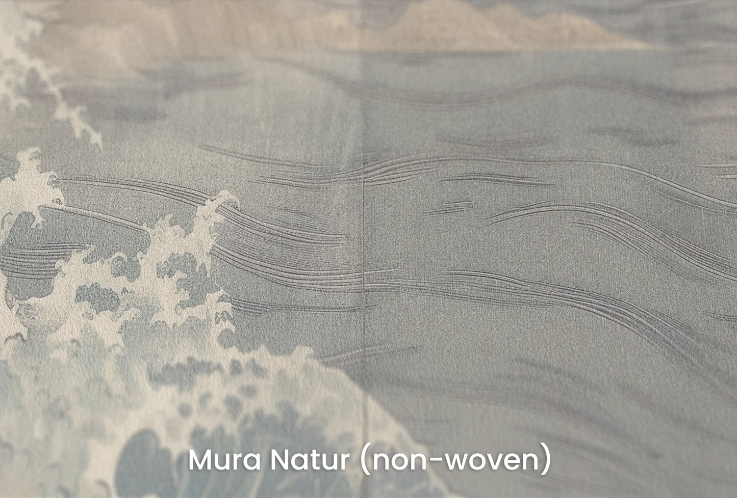 Zbliżenie na artystyczną fototapetę o nazwie Pine Wave Echo na podłożu Mura Natur (non-woven) - naturalne i ekologiczne podłoże.