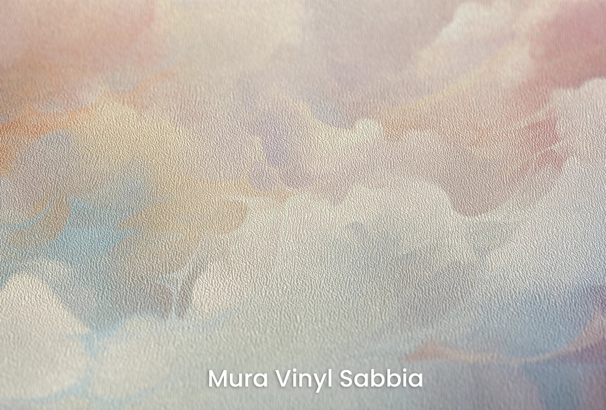 Zbliżenie na artystyczną fototapetę o nazwie Misty Pastels na podłożu Mura Vinyl Sabbia struktura grubego ziarna piasku.