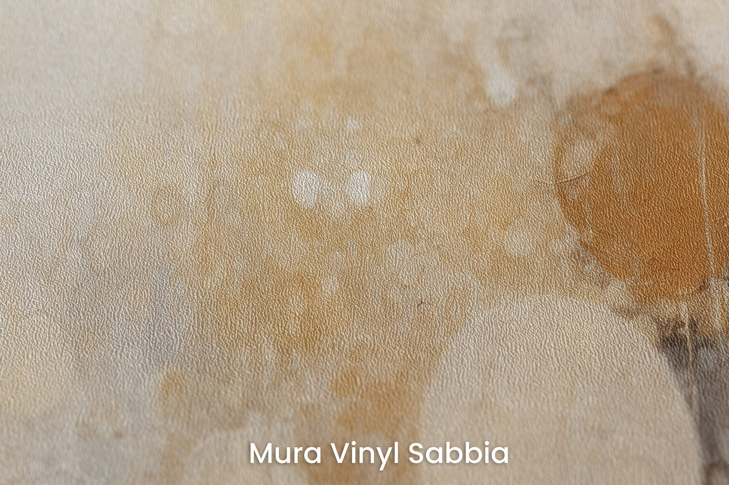 Zbliżenie na artystyczną fototapetę o nazwie DAWN HAZE ORBS na podłożu Mura Vinyl Sabbia struktura grubego ziarna piasku.