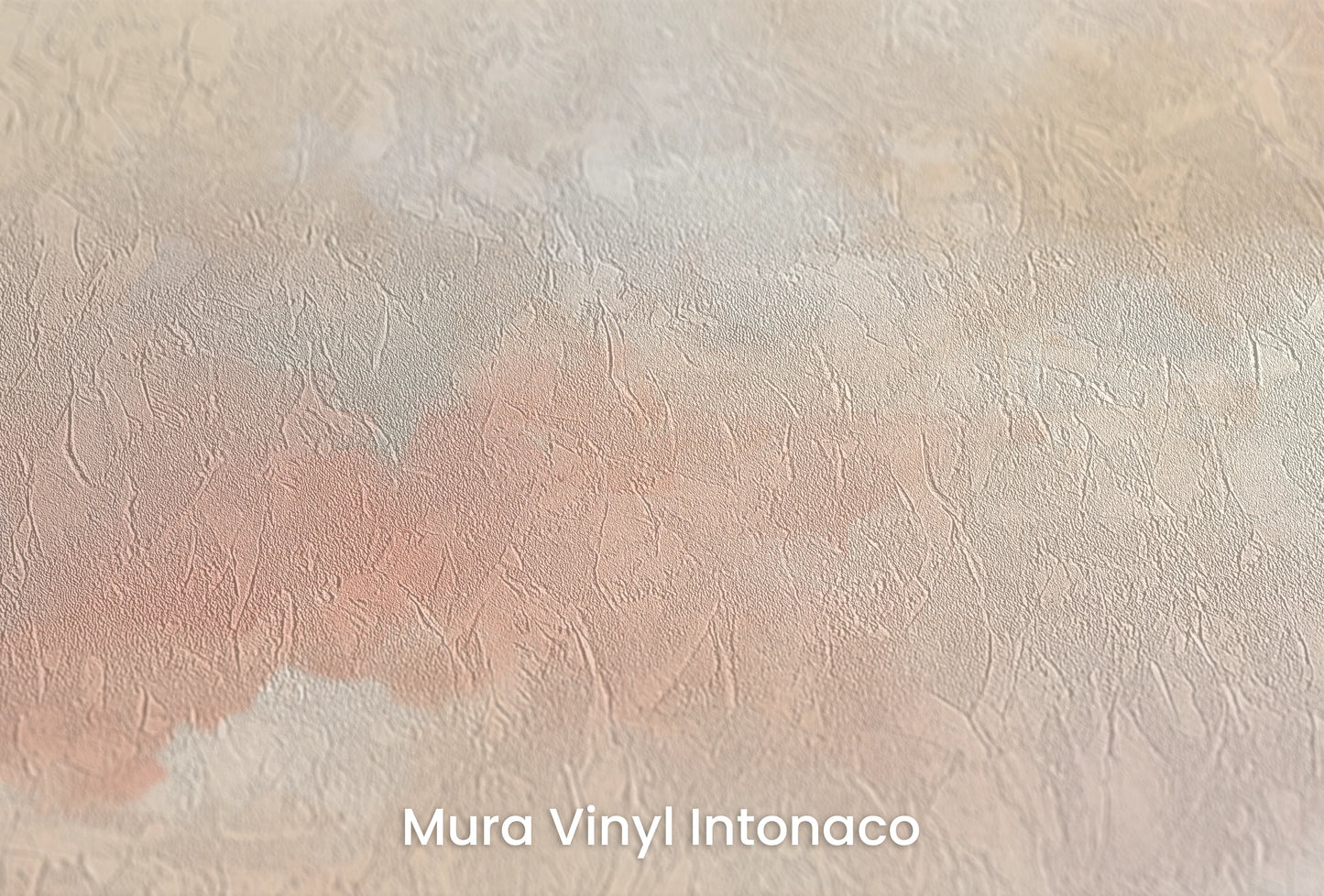 Zbliżenie na artystyczną fototapetę o nazwie Cotton Skies na podłożu Mura Vinyl Intonaco - struktura tartego tynku.