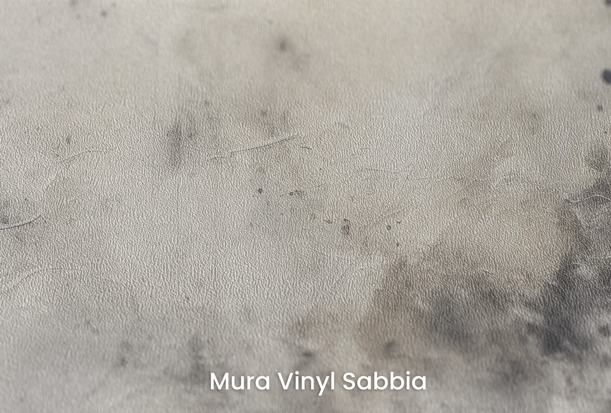 Zbliżenie na artystyczną fototapetę o nazwie COSMIC SMOKE AND MIRRORS na podłożu Mura Vinyl Sabbia struktura grubego ziarna piasku.