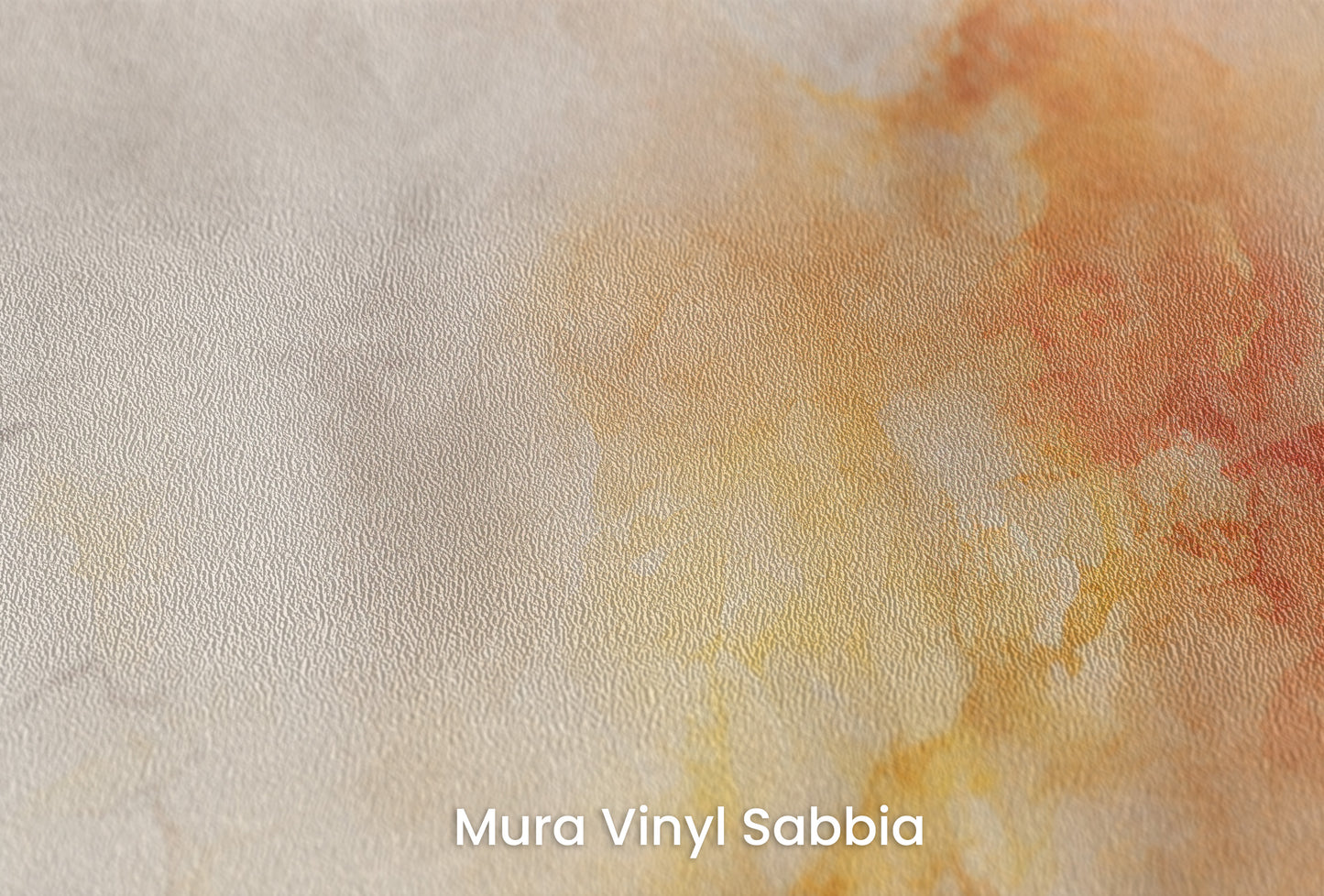 Zbliżenie na artystyczną fototapetę o nazwie NEBULOUS WARMTH na podłożu Mura Vinyl Sabbia struktura grubego ziarna piasku.