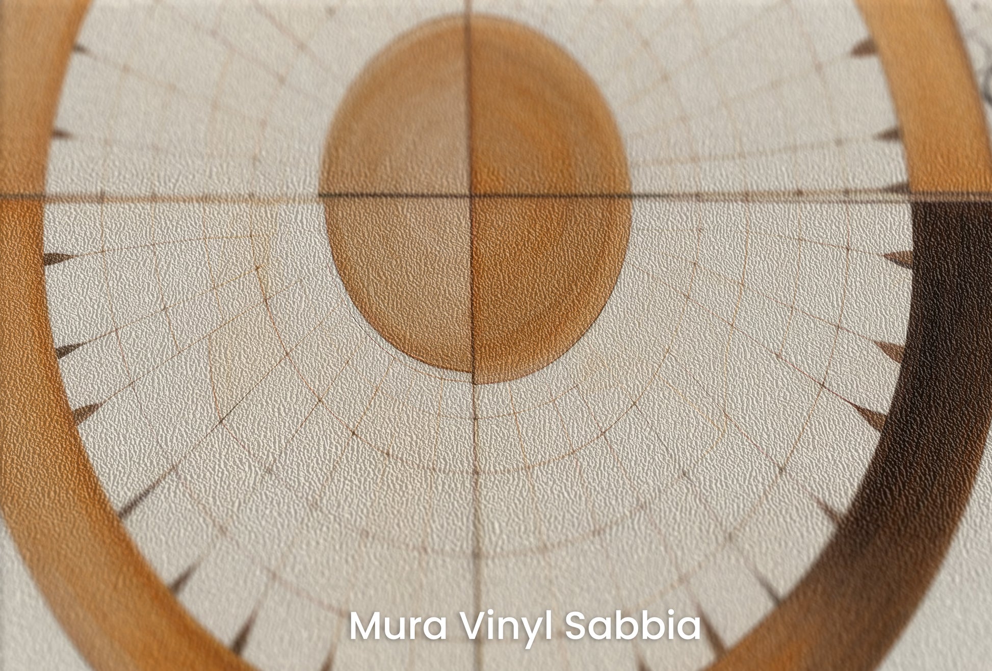 Zbliżenie na artystyczną fototapetę o nazwie ORBITAL HARMONY IN WOODEN HUES na podłożu Mura Vinyl Sabbia struktura grubego ziarna piasku.