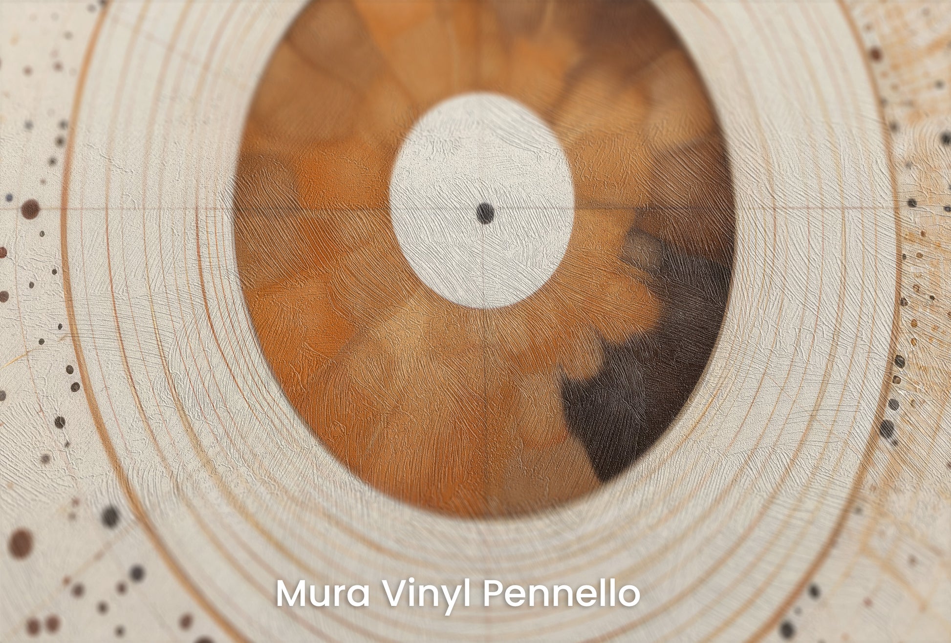 Zbliżenie na artystyczną fototapetę o nazwie SOLAR ECHO IN WARM NEUTRALS na podłożu Mura Vinyl Pennello - faktura pociągnięć pędzla malarskiego.