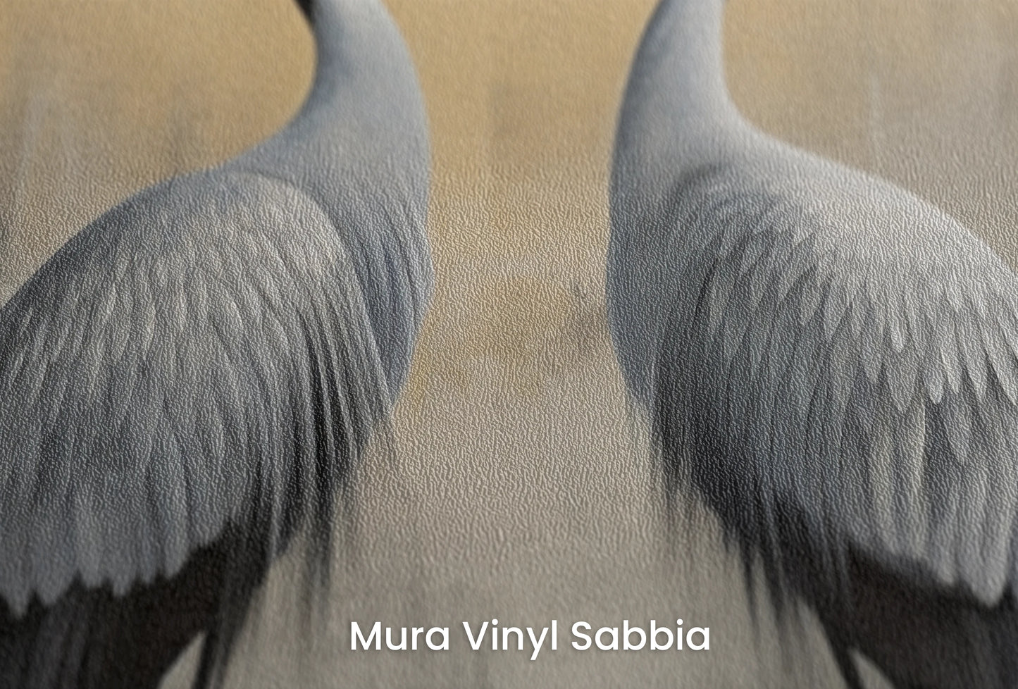 Zbliżenie na artystyczną fototapetę o nazwie Crimson Echo na podłożu Mura Vinyl Sabbia struktura grubego ziarna piasku.
