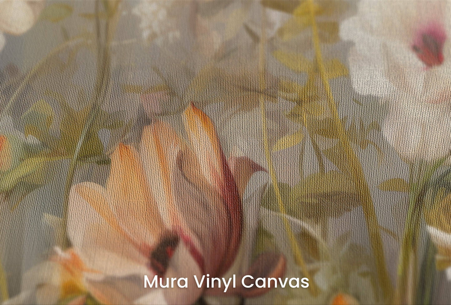 Zbliżenie na artystyczną fototapetę o nazwie Misty Floral Canvas na podłożu Mura Vinyl Canvas - faktura naturalnego płótna.