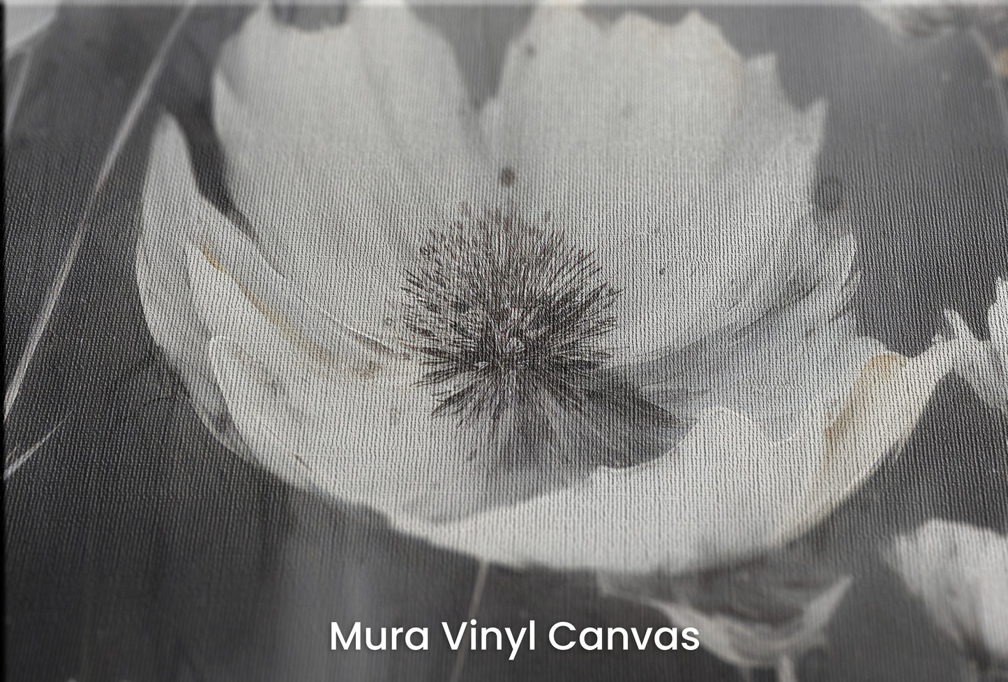 Zbliżenie na artystyczną fototapetę o nazwie ETHEREAL NOCTURNE BLOOMS na podłożu Mura Vinyl Canvas - faktura naturalnego płótna.