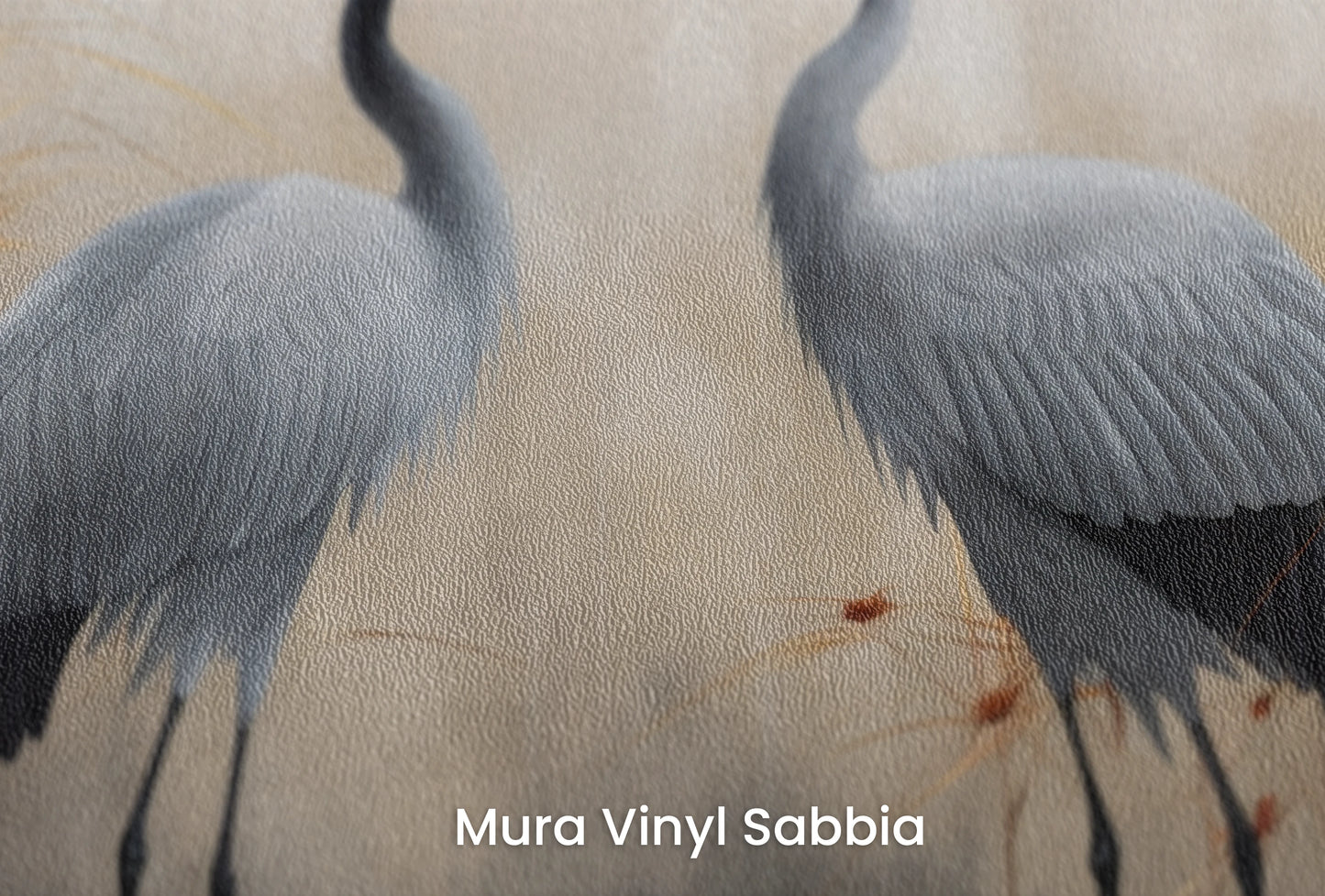 Zbliżenie na artystyczną fototapetę o nazwie Tender Reunion na podłożu Mura Vinyl Sabbia struktura grubego ziarna piasku.