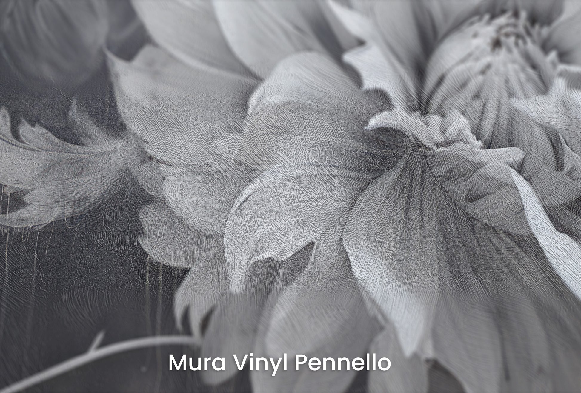 Zbliżenie na artystyczną fototapetę o nazwie TWILIGHT FLORAL FANTASY na podłożu Mura Vinyl Pennello - faktura pociągnięć pędzla malarskiego.