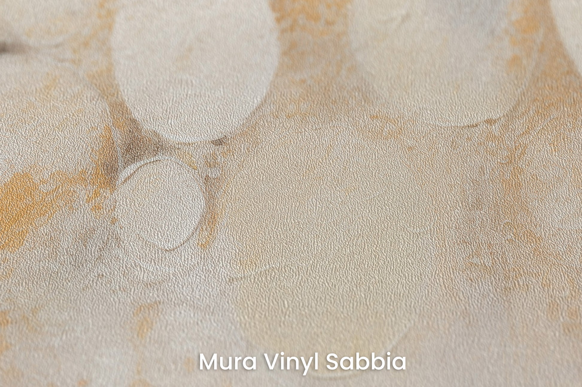 Zbliżenie na artystyczną fototapetę o nazwie LUMINOUS CONSTELLATION na podłożu Mura Vinyl Sabbia struktura grubego ziarna piasku.