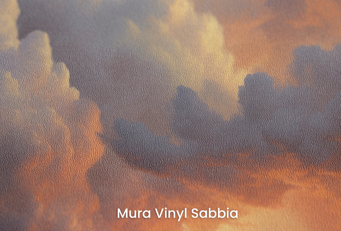 Zbliżenie na artystyczną fototapetę o nazwie Storm's Prelude na podłożu Mura Vinyl Sabbia struktura grubego ziarna piasku.