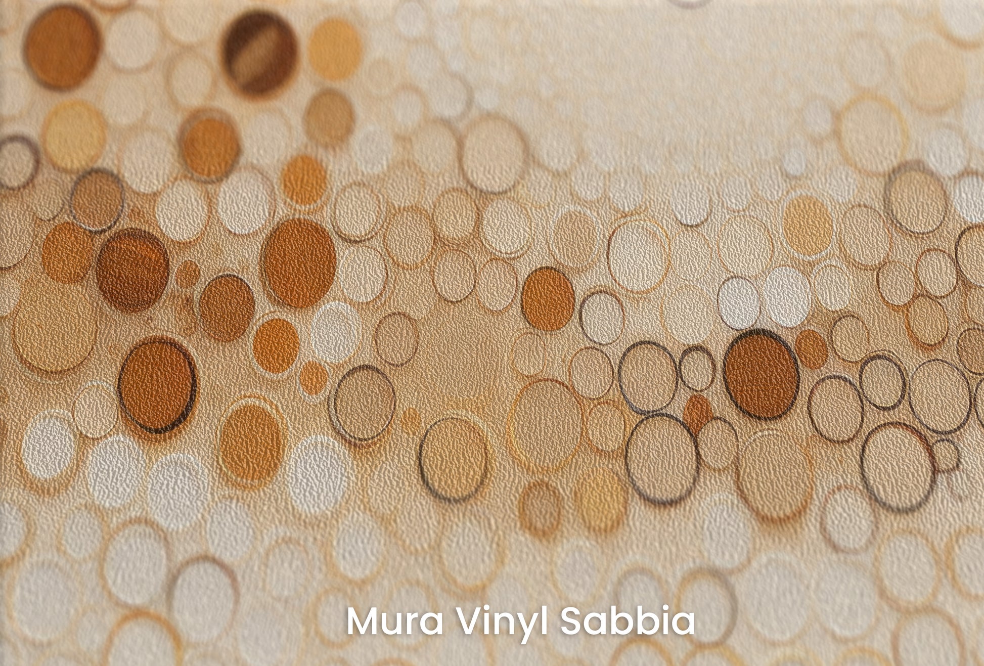 Zbliżenie na artystyczną fototapetę o nazwie AUTUMNAL BUBBLE WAVE na podłożu Mura Vinyl Sabbia struktura grubego ziarna piasku.