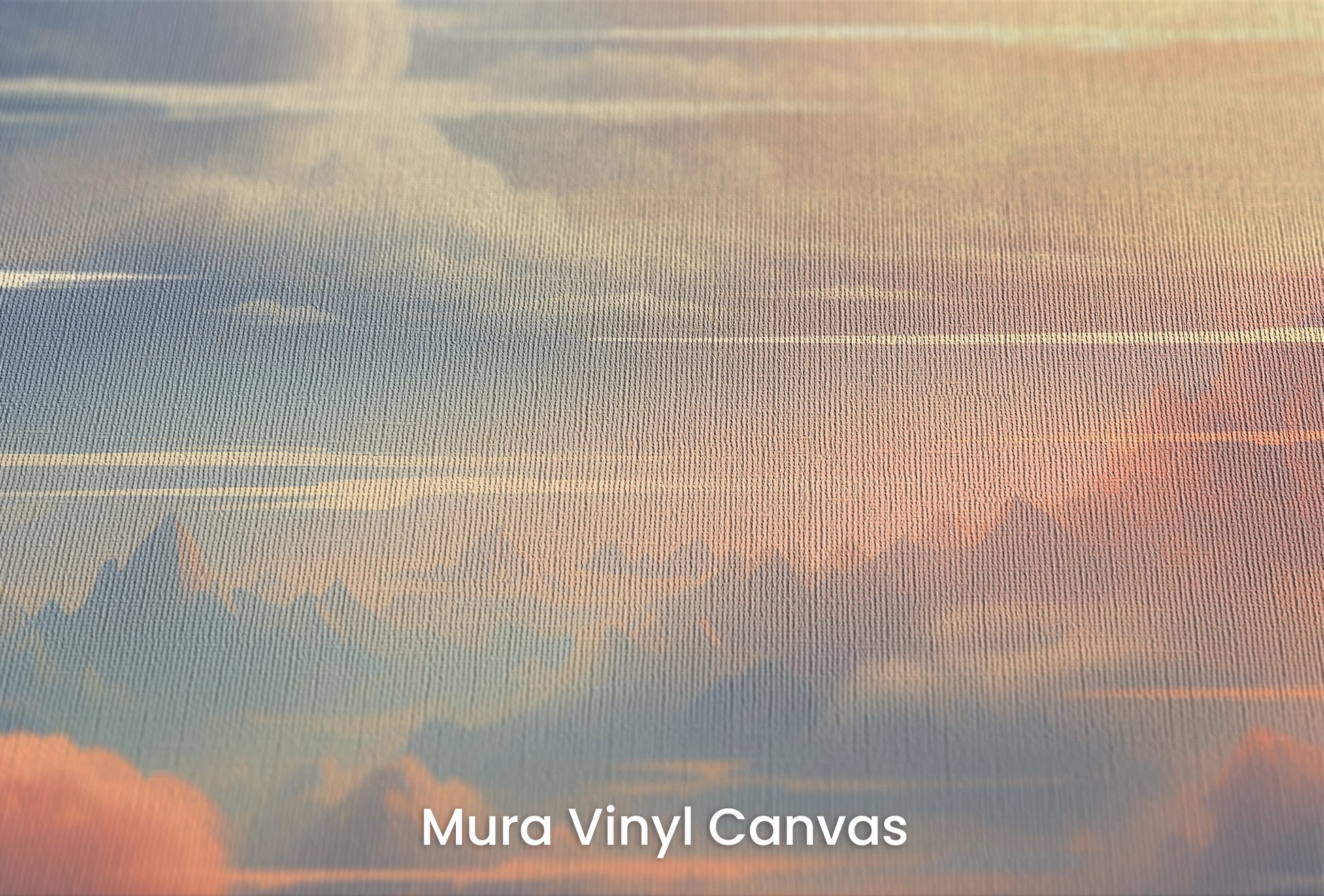 Zbliżenie na artystyczną fototapetę o nazwie Serene Altitudes na podłożu Mura Vinyl Canvas - faktura naturalnego płótna.