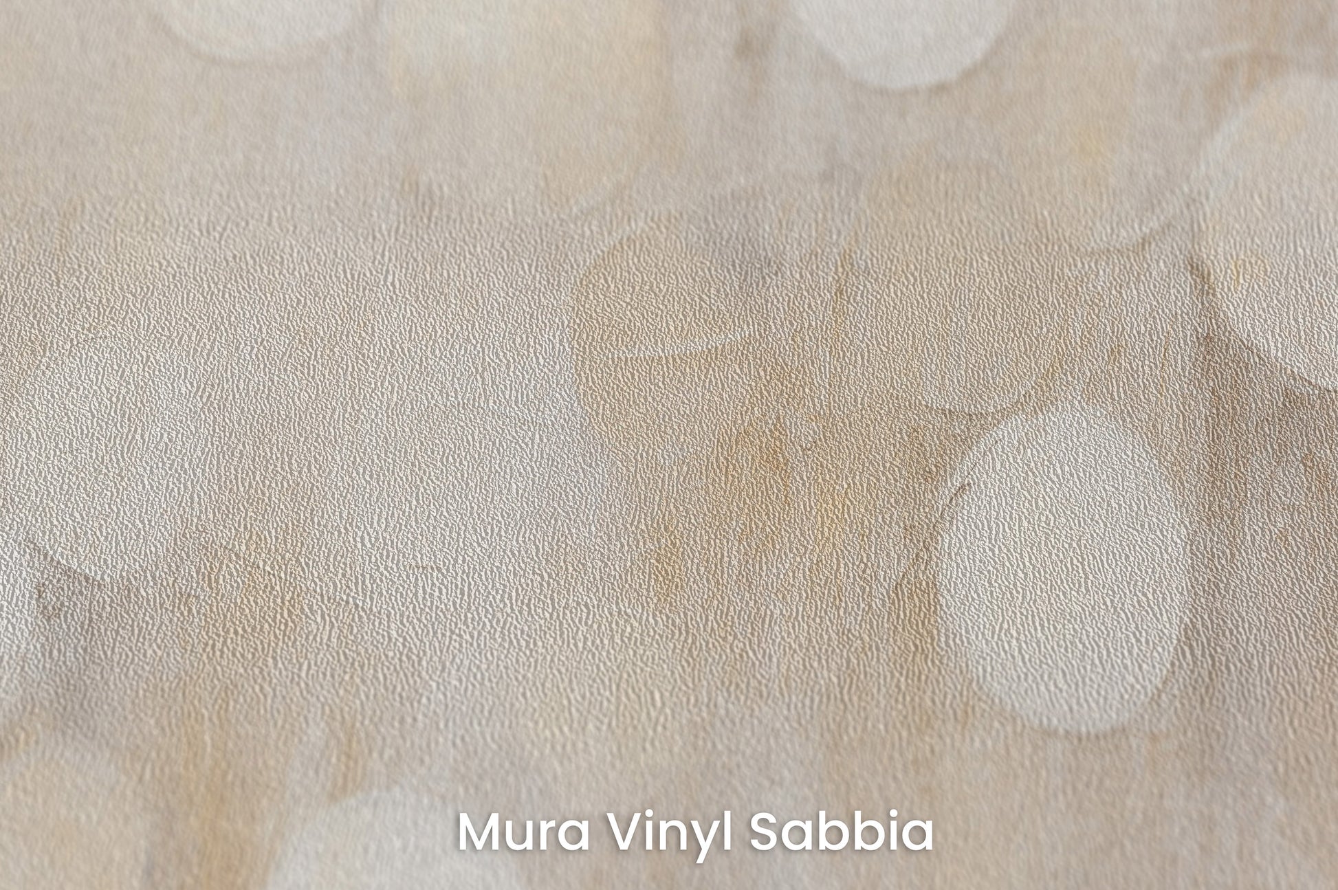Zbliżenie na artystyczną fototapetę o nazwie LUMINOUS CIRCLE CASCADE na podłożu Mura Vinyl Sabbia struktura grubego ziarna piasku.