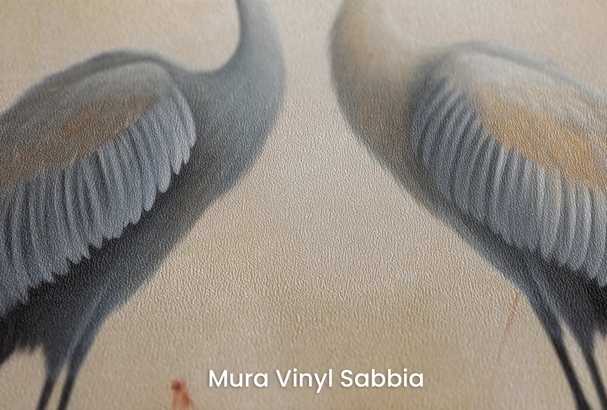 Zbliżenie na artystyczną fototapetę o nazwie Calm Duet na podłożu Mura Vinyl Sabbia struktura grubego ziarna piasku.