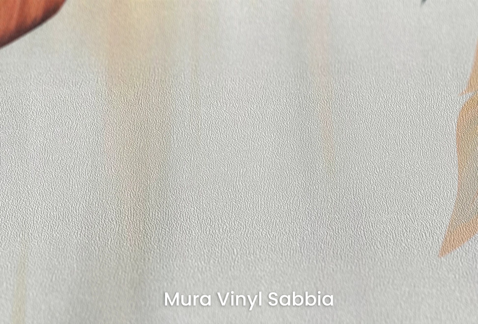 Zbliżenie na artystyczną fototapetę o nazwie Vibrant Canopy na podłożu Mura Vinyl Sabbia struktura grubego ziarna piasku.