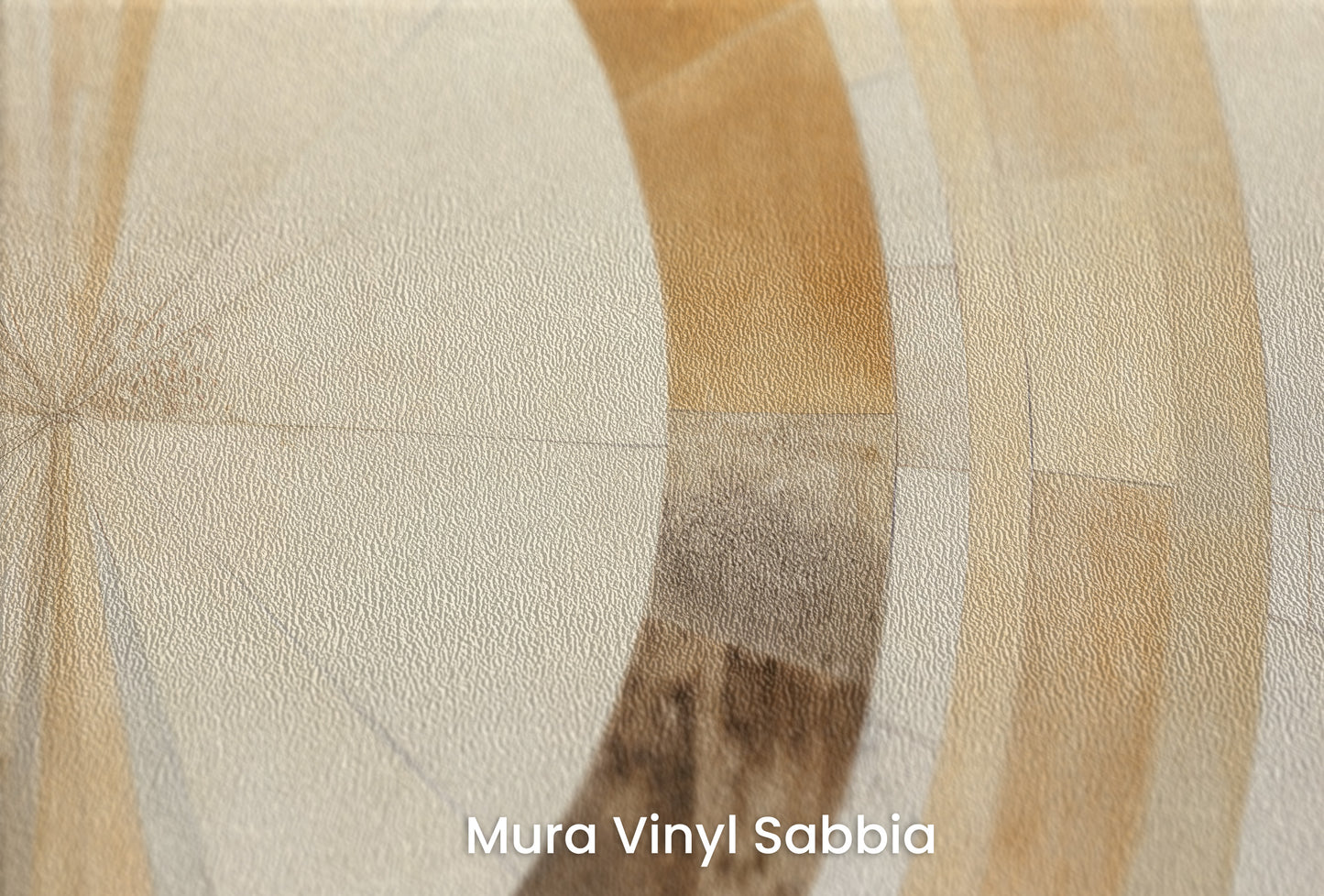 Zbliżenie na artystyczną fototapetę o nazwie SUN-KISSED MARBLE ARCH na podłożu Mura Vinyl Sabbia struktura grubego ziarna piasku.