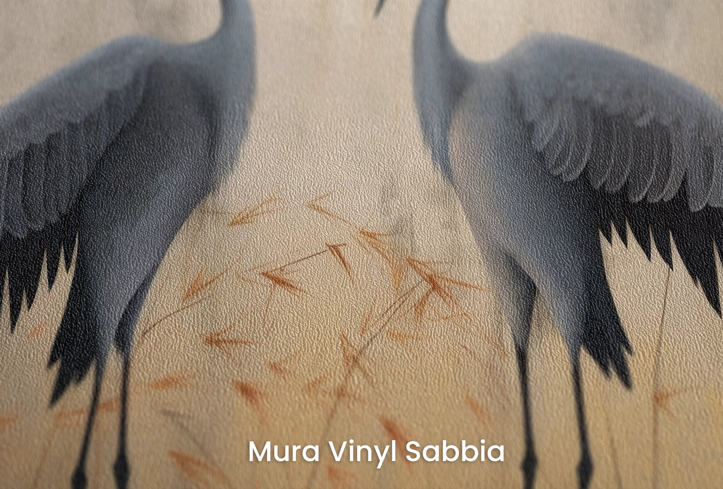 Zbliżenie na artystyczną fototapetę o nazwie Silent Dialogue na podłożu Mura Vinyl Sabbia struktura grubego ziarna piasku.