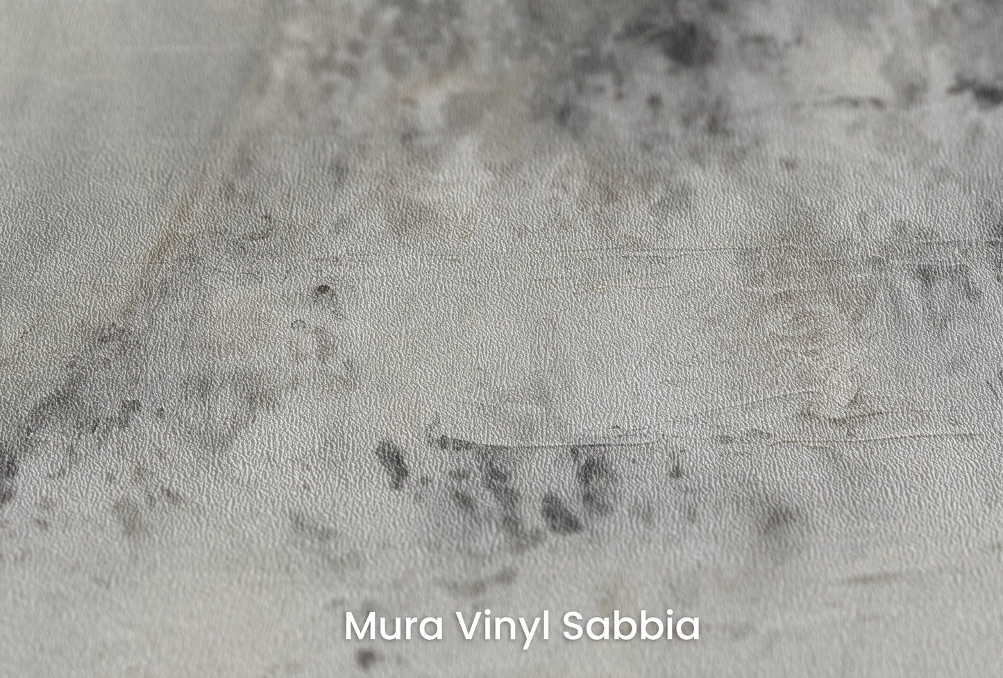 Zbliżenie na artystyczną fototapetę o nazwie Mercury's Shadow na podłożu Mura Vinyl Sabbia struktura grubego ziarna piasku.