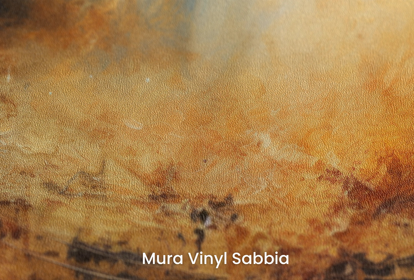 Zbliżenie na artystyczną fototapetę o nazwie Moonlit Glory na podłożu Mura Vinyl Sabbia struktura grubego ziarna piasku.
