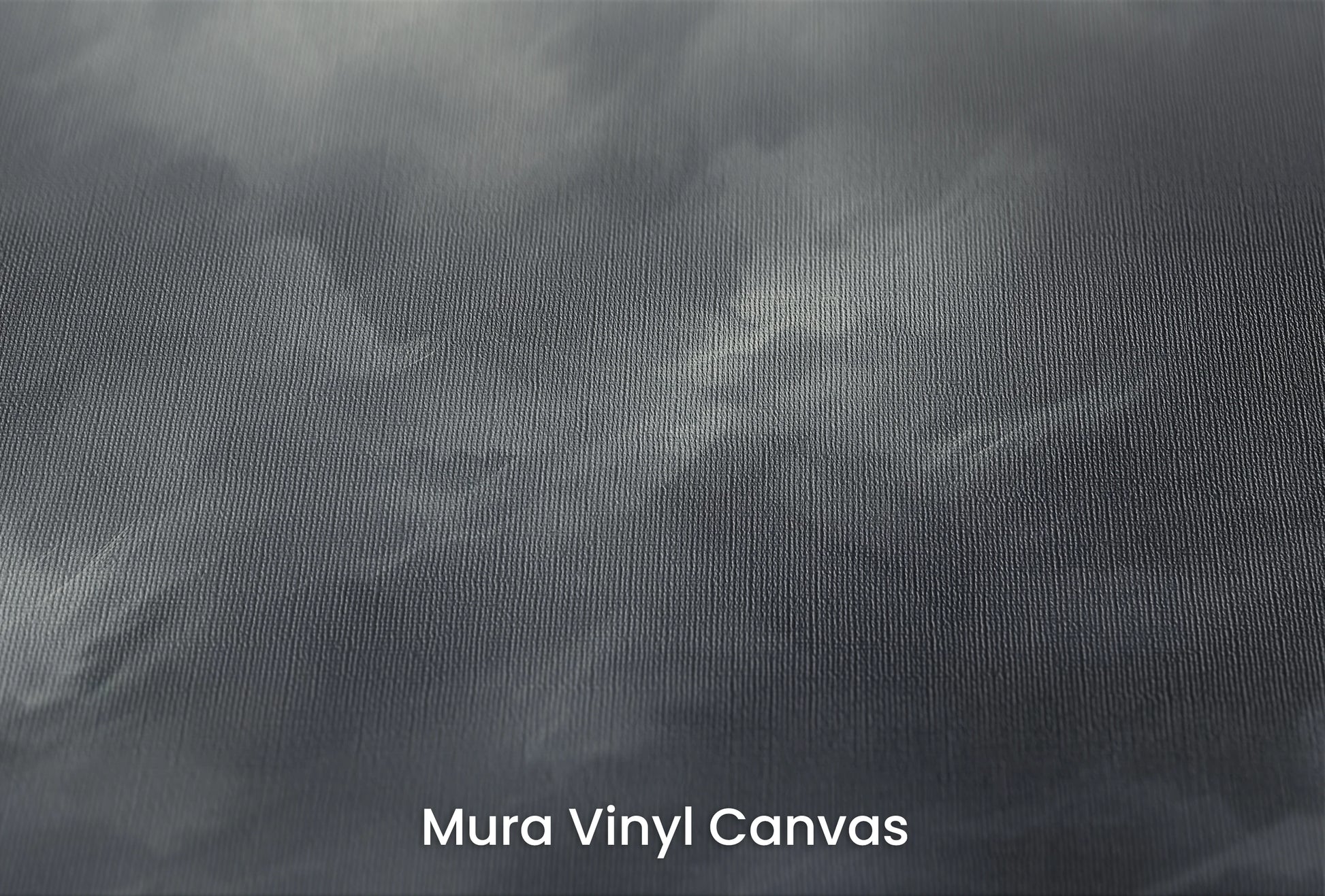 Zbliżenie na artystyczną fototapetę o nazwie Serene Monochrome na podłożu Mura Vinyl Canvas - faktura naturalnego płótna.