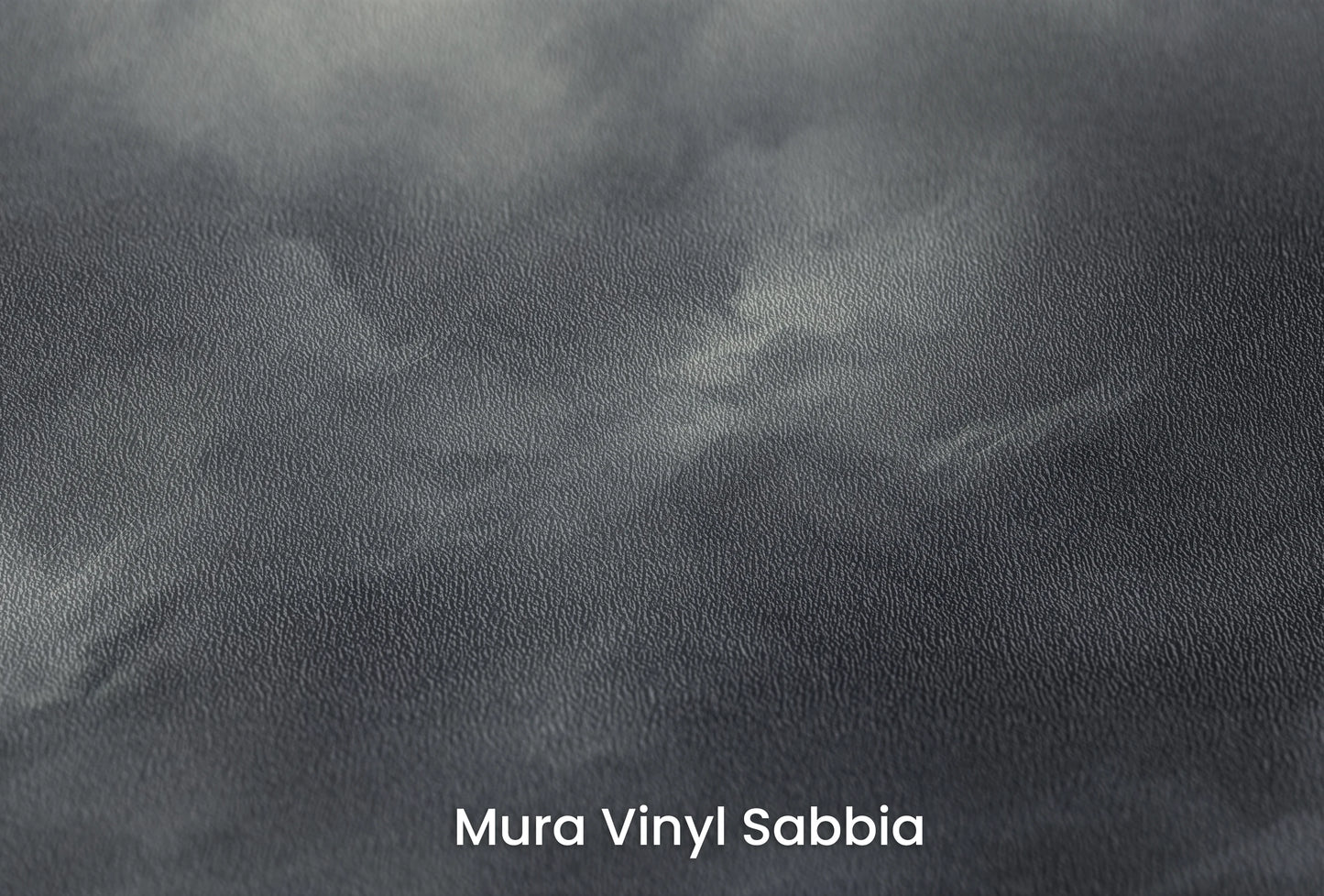 Zbliżenie na artystyczną fototapetę o nazwie Dynamic Swirls na podłożu Mura Vinyl Sabbia struktura grubego ziarna piasku.