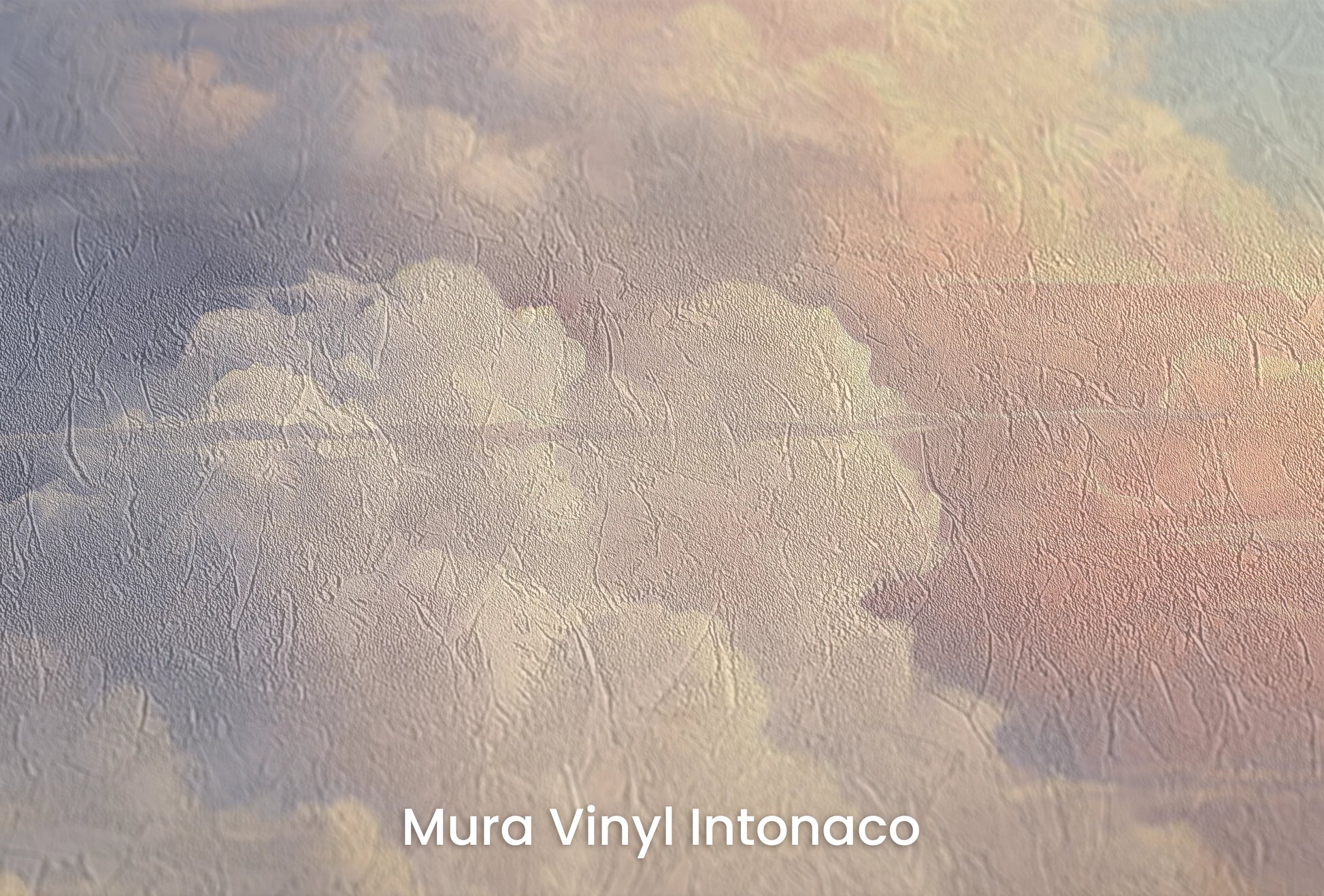 Zbliżenie na artystyczną fototapetę o nazwie Celestial Calm na podłożu Mura Vinyl Intonaco - struktura tartego tynku.