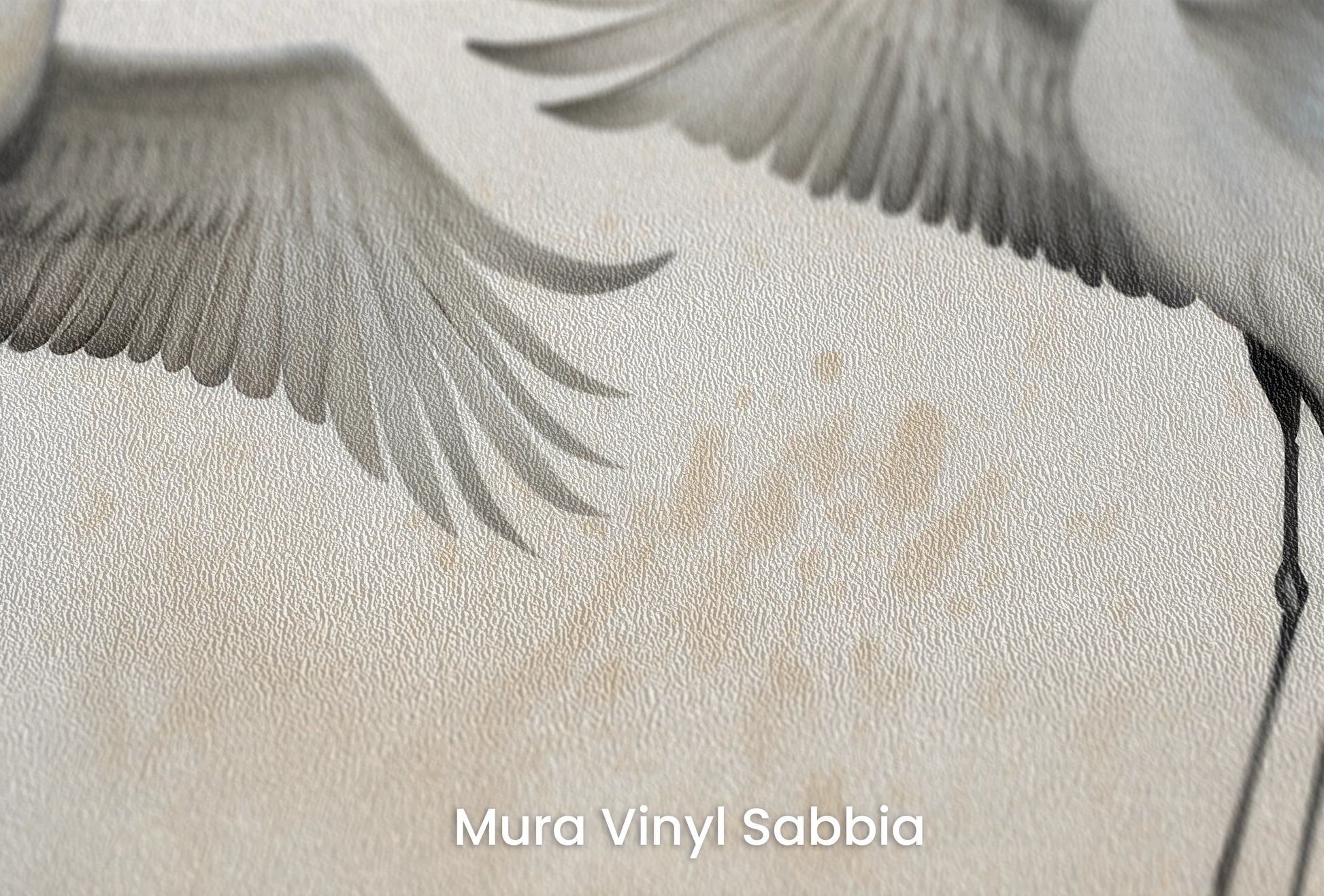 Zbliżenie na artystyczną fototapetę o nazwie Elegant Ascension na podłożu Mura Vinyl Sabbia struktura grubego ziarna piasku.