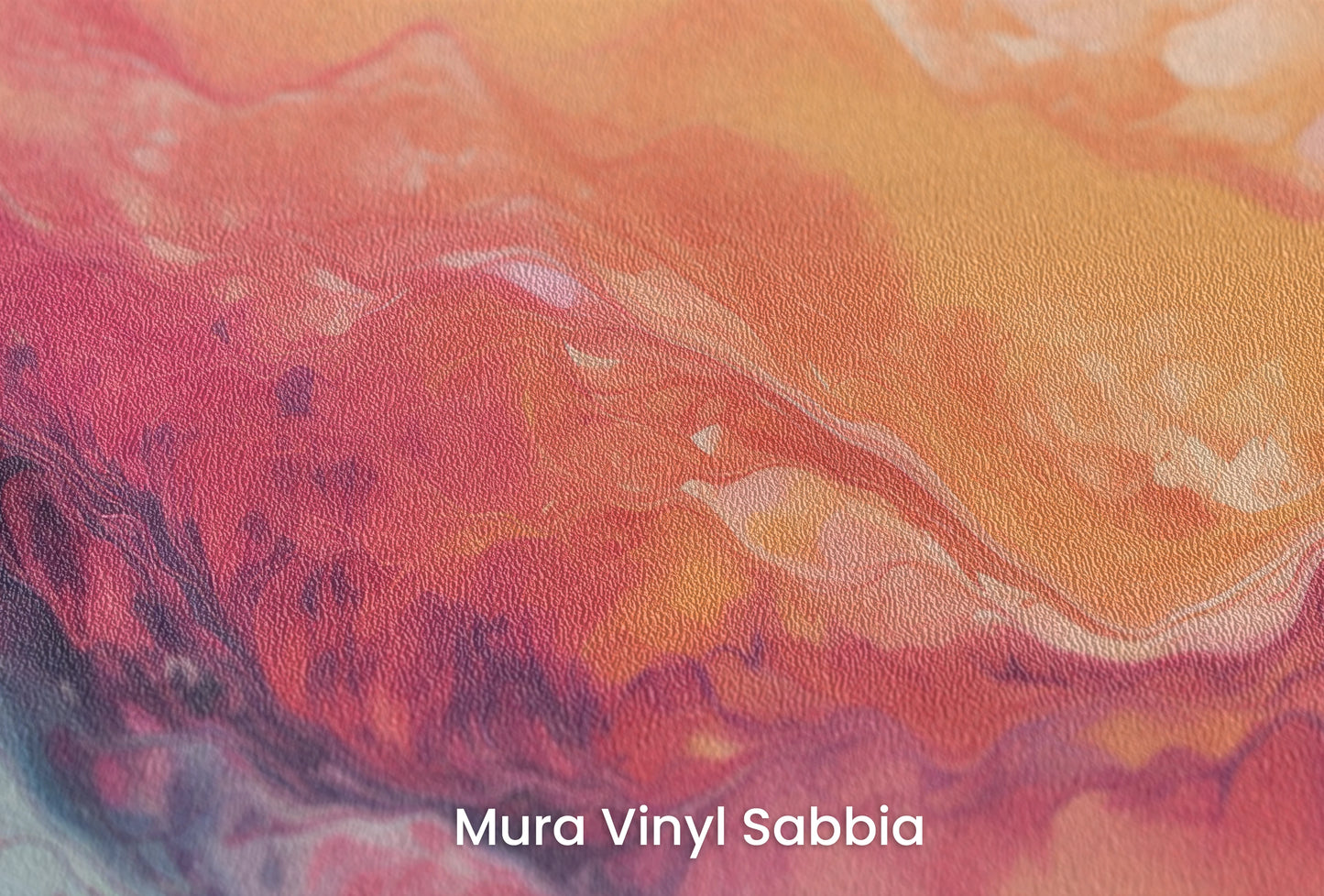 Zbliżenie na artystyczną fototapetę o nazwie Neptune's Flow na podłożu Mura Vinyl Sabbia struktura grubego ziarna piasku.