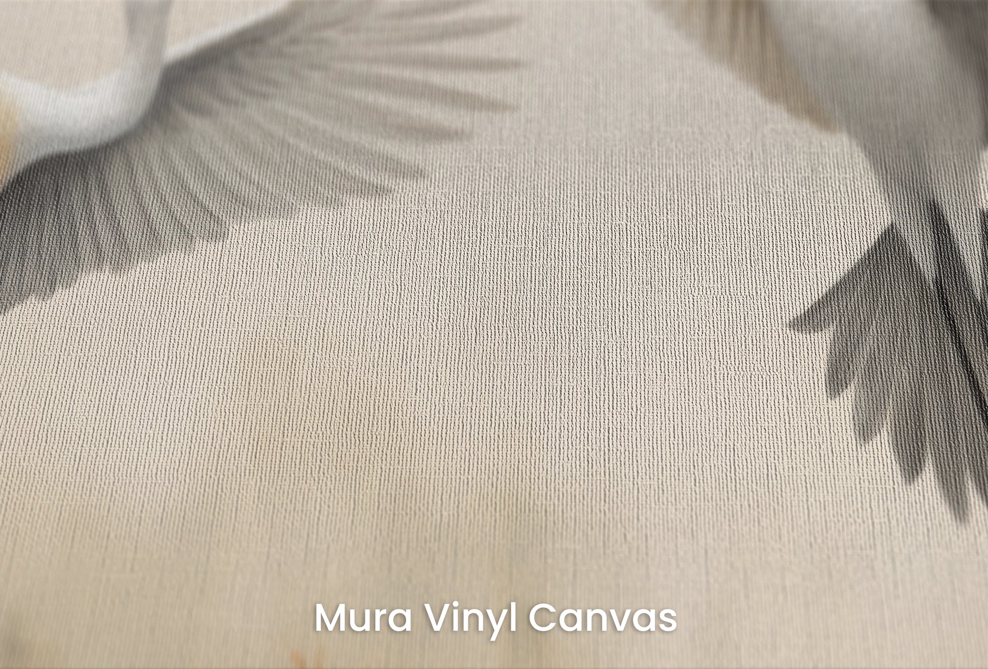 Zbliżenie na artystyczną fototapetę o nazwie Wings of Serenity na podłożu Mura Vinyl Canvas - faktura naturalnego płótna.