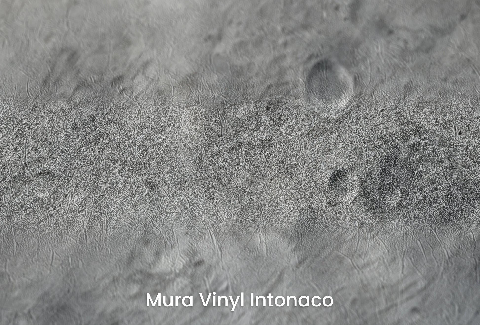 Zbliżenie na artystyczną fototapetę o nazwie Lunar Majesty na podłożu Mura Vinyl Intonaco - struktura tartego tynku.