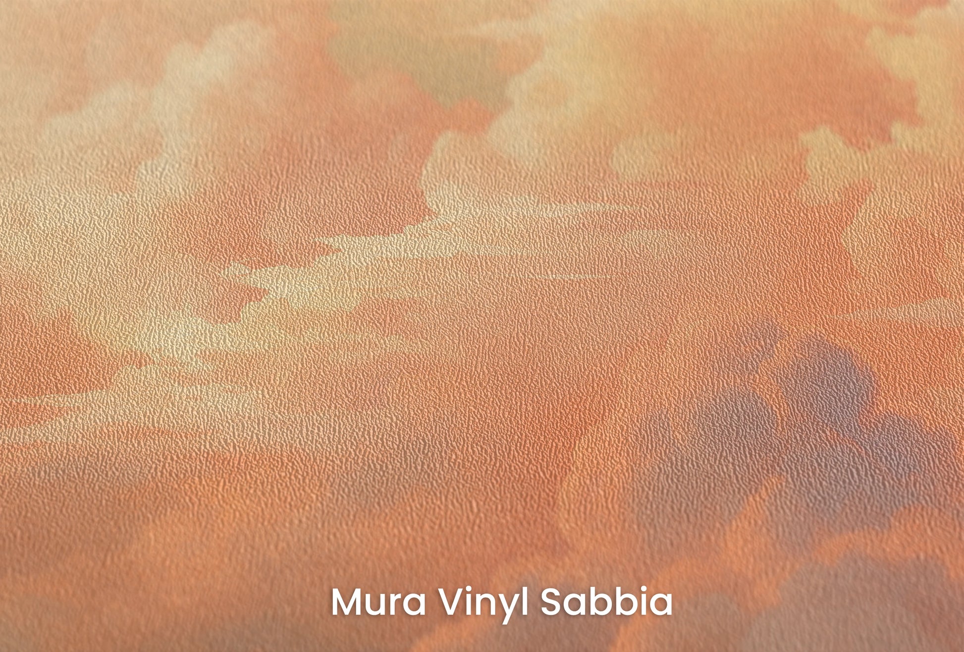 Zbliżenie na artystyczną fototapetę o nazwie Sunset Serenity na podłożu Mura Vinyl Sabbia struktura grubego ziarna piasku.