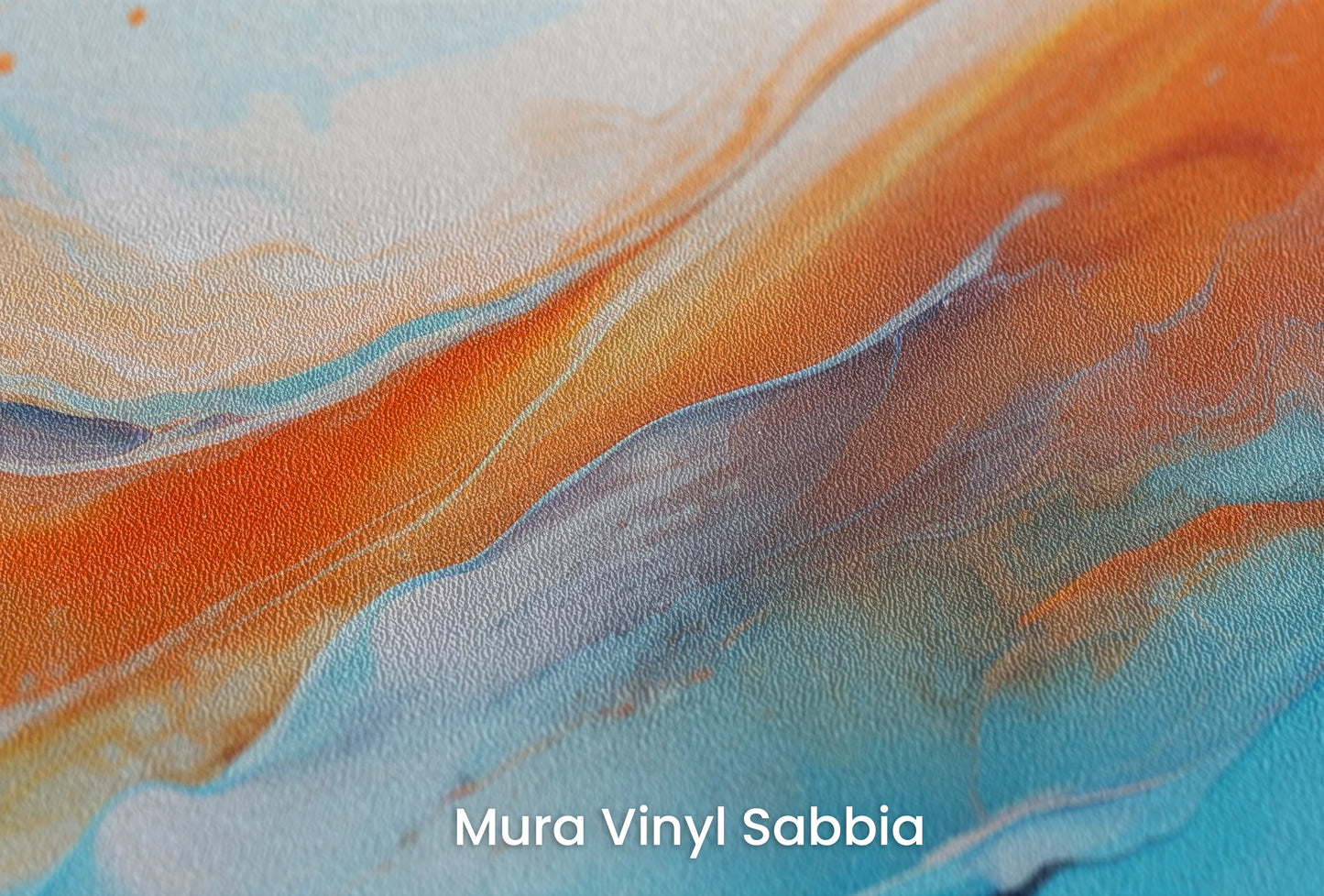 Zbliżenie na artystyczną fototapetę o nazwie Cratered Shadow na podłożu Mura Vinyl Sabbia struktura grubego ziarna piasku.