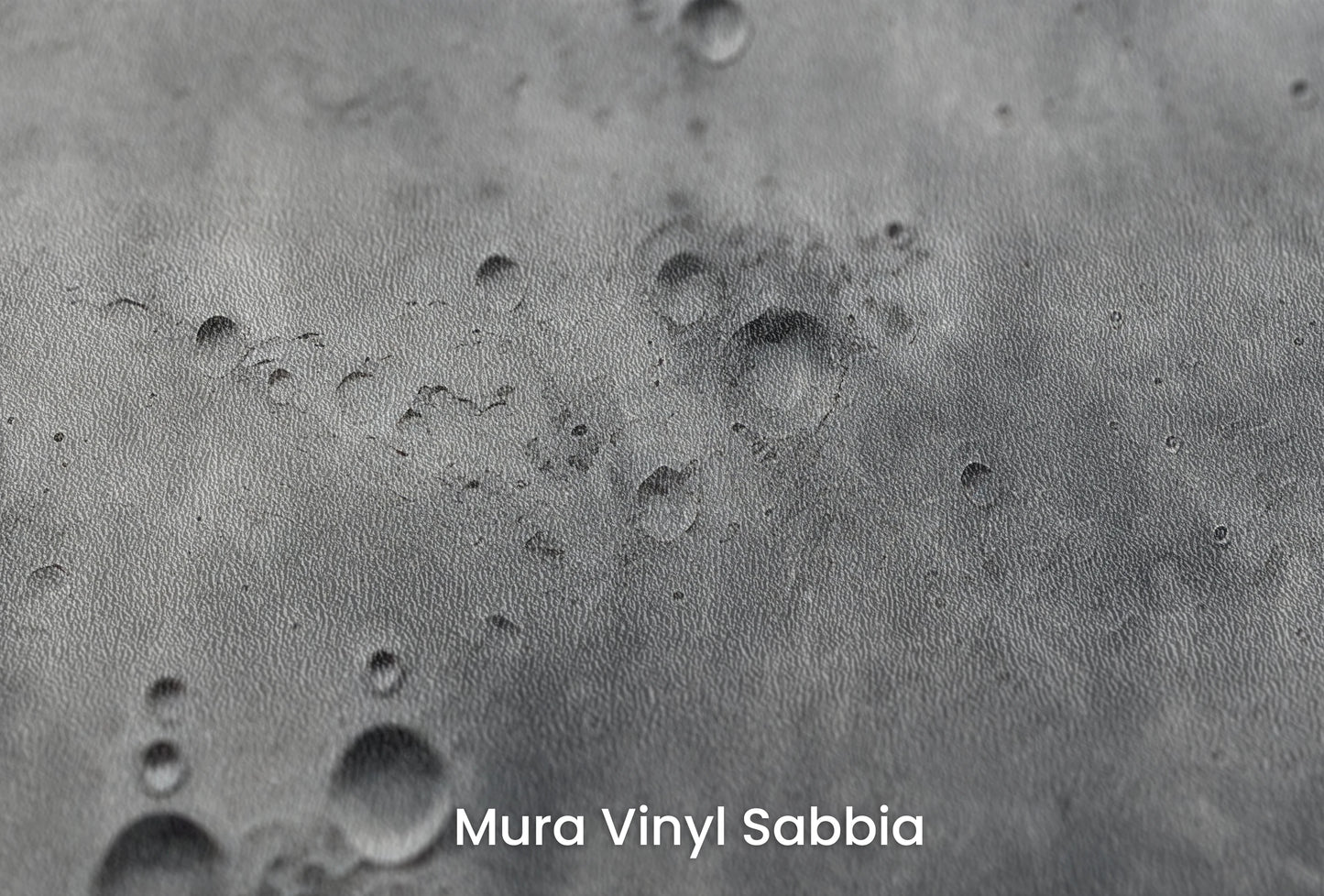 Zbliżenie na artystyczną fototapetę o nazwie Lunar Surface na podłożu Mura Vinyl Sabbia struktura grubego ziarna piasku.