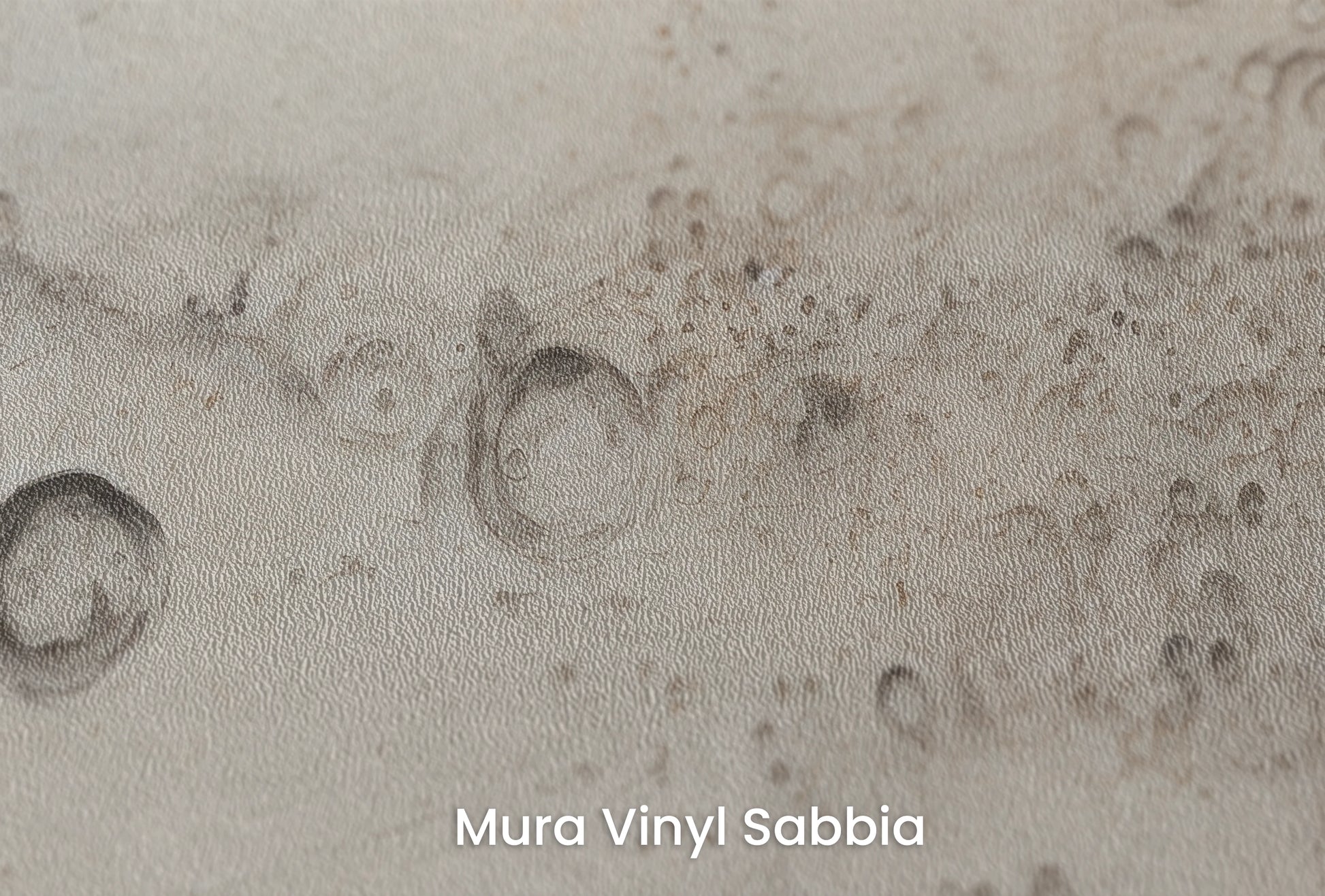 Zbliżenie na artystyczną fototapetę o nazwie Jupiter's Swirl na podłożu Mura Vinyl Sabbia struktura grubego ziarna piasku.